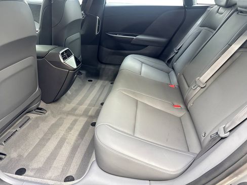 Used 2024 Lucid Air Touring AWD/4WD image 32
