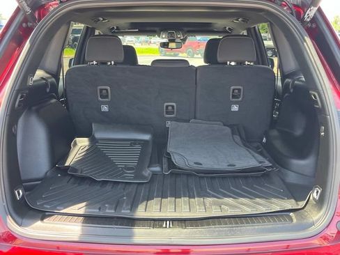 Used 2024 Jeep Grand Cherokee Laredo X w/ Luxury Tech Group I RWD image 6