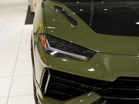 Used 2023 Lamborghini Urus Performante AWD/4WD image 34