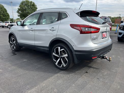 Used 2020 Nissan Rogue Sport SL FWD image 4