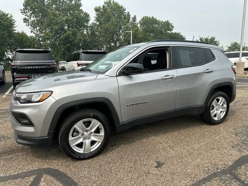 Used 2022 Jeep Compass Latitude w/ Convenience Group AWD/4WD image 6