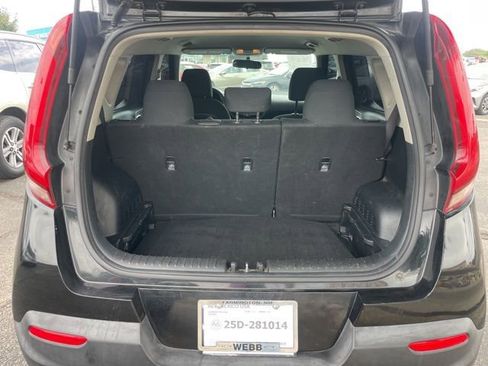 Used 2020 Kia Soul LX image 11
