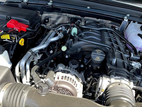 New 2025 Jeep Gladiator Sport image 17