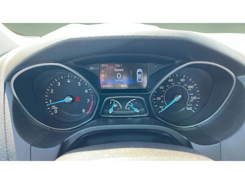 Used 2015 Ford Focus SE w/ SE Cold Weather Package FWD image 15