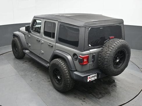 Used 2019 Jeep Wrangler Unlimited Sport S AWD/4WD image 36