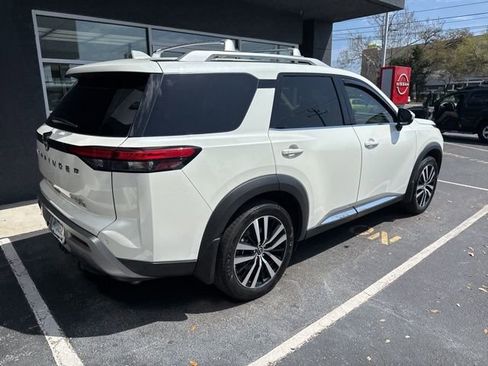 Used 2023 Nissan Pathfinder Platinum w/ Cargo Package image 10