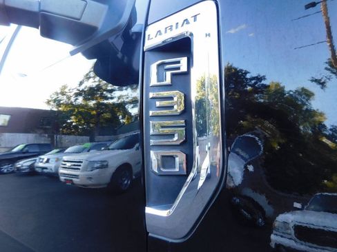 Used 2017 Ford F350 Lariat w/ Lariat Ultimate Package AWD/4WD image 26
