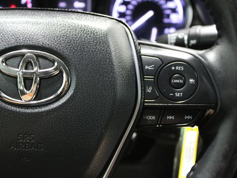 Used 2020 Toyota Camry SE w/ Protection Package (Q2) FWD image 11
