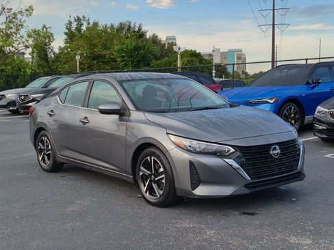 Used 2024 Nissan Sentra SV FWD image 3