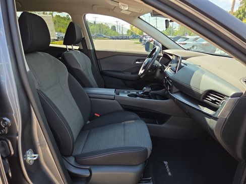 Used 2023 Nissan Rogue SV FWD image 15