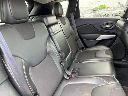 Used 2018 Jeep Cherokee Latitude Plus image 23