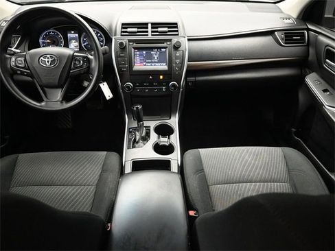 Used 2016 Toyota Camry LE image 22