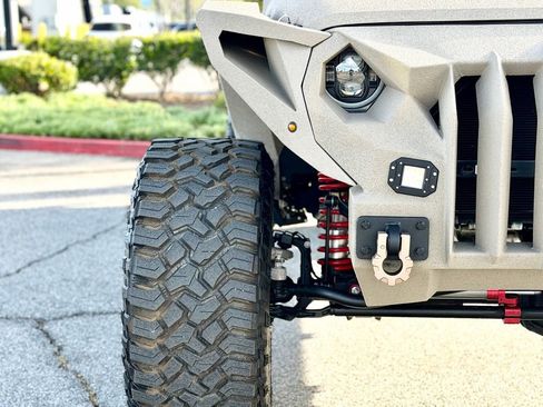 Used 2025 Jeep Gladiator Sport image 7