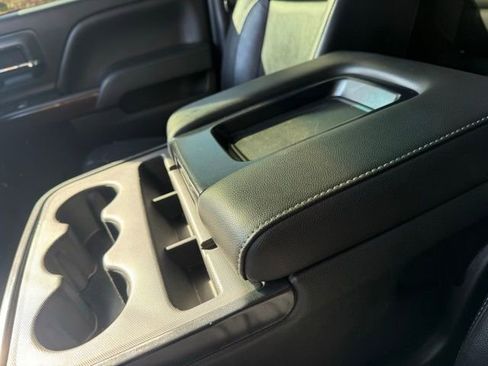 Used 2018 GMC Sierra 2500 SLT w/ Suspension Package, Off-Road image 28