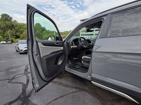 New 2026 Volkswagen Atlas Peak Edition AWD/4WD image 11