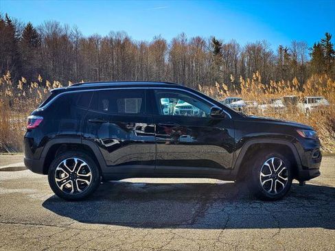 Certified 2022 Jeep Compass Limited AWD/4WD image 2