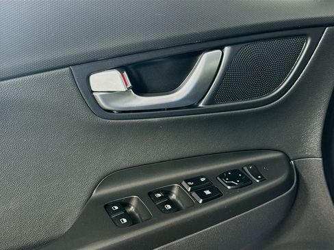 Used 2023 Hyundai Kona Limited image 24