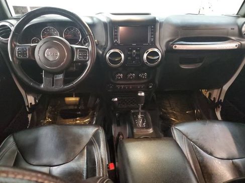 Used 2018 Jeep Wrangler Unlimited Sahara w/ Connectivity Group AWD/4WD image 14