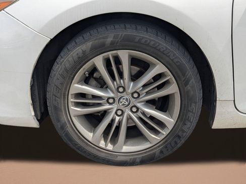 Used 2015 Toyota Camry SE FWD image 4