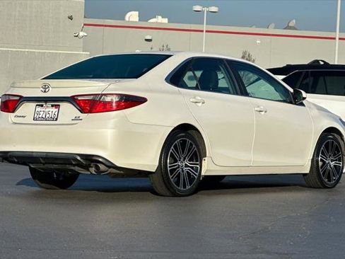 Certified 2016 Toyota Camry SE image 2