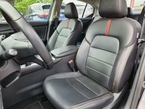 Used 2024 Nissan Sentra SR w/ SR Premium Package FWD image 7