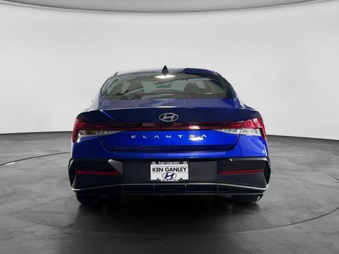 Used 2024 Hyundai Elantra SEL w/ Convenience Package FWD image 7