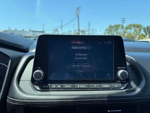 Used 2025 Nissan Rogue SV FWD image 20