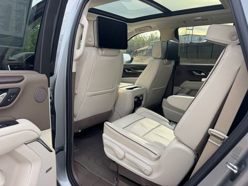 Used 2024 GMC Yukon Denali w/ Advanced Technology Package image 29