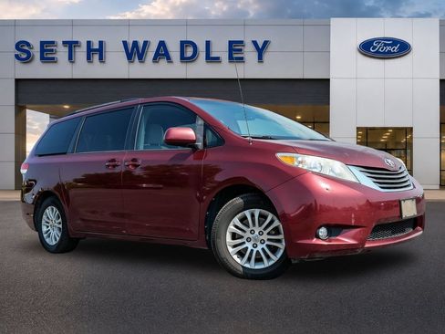 Used 2012 Toyota Sienna XLE FWD image 55