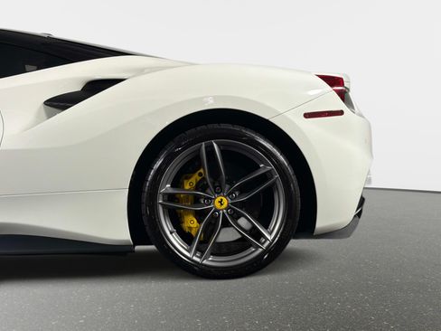 Used 2019 Ferrari 488 GTB RWD image 14