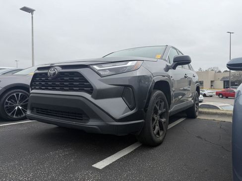 Used 2023 Toyota RAV4 LE image 17