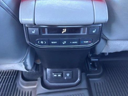 Used 2022 Toyota Highlander Platinum image 13