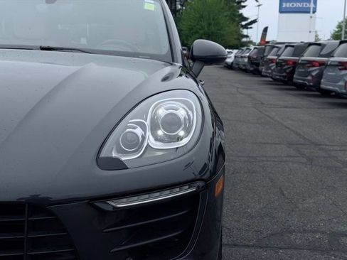Used 2017 Porsche Macan AWD/4WD image 3