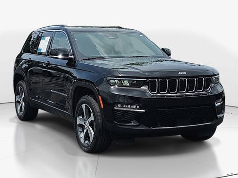 Used 2022 Jeep Grand Cherokee Limited 4xe w/ Luxury Tech Group II AWD/4WD image 2