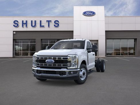 New 2025 Ford F350 XL w/ XL Chrome Package image 2