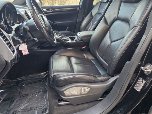 Used 2012 Porsche Cayenne S image 16