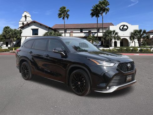 Used 2023 Toyota Highlander XSE image 1