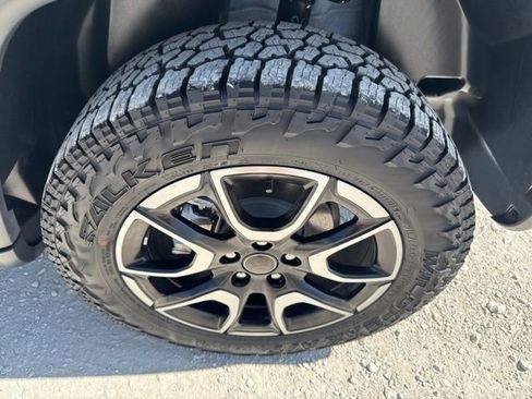 Used 2025 Jeep Compass Trailhawk image 27