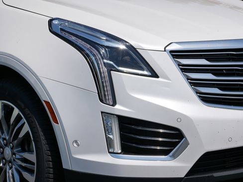 Used 2017 Cadillac XT5 Premium Luxury w/ Driver Assist Package AWD/4WD image 14