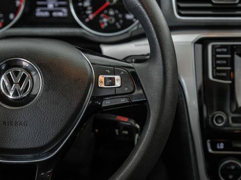 Used 2016 Volkswagen Passat 1.8T S w/ Lighting Package (P06) image 15