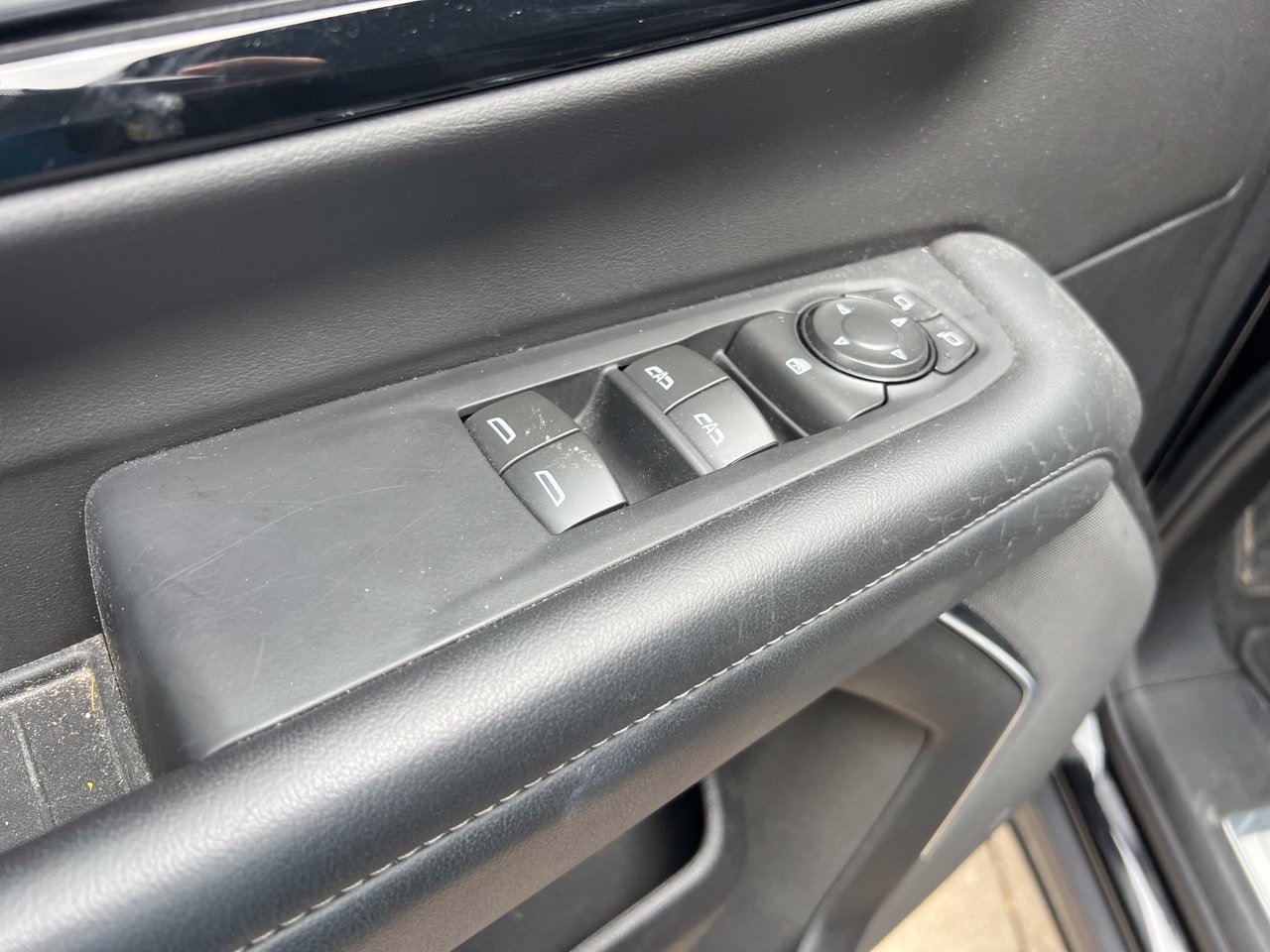 Used 2025 Chevrolet Tahoe Z71 AWD/4WD image 12