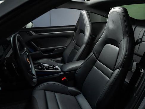 Certified 2025 Porsche 911 Carrera RWD image 5