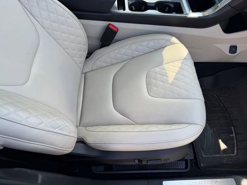 Used 2024 Ford Edge Titanium image 18