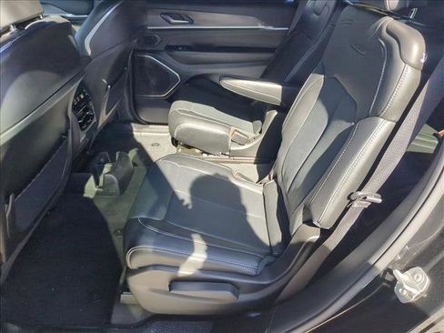 Used 2024 Jeep Grand Cherokee L Overland w/ Advanced Protech Group III image 20