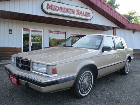 Used 1993 Dodge Dynasty FWD image 2