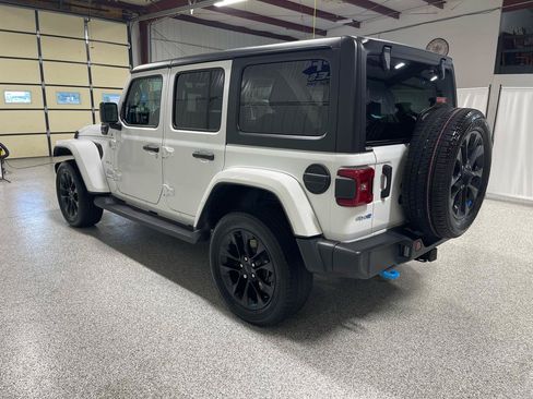 Used 2023 Jeep Wrangler Unlimited Sahara w/ Cold Weather Group AWD/4WD image 5
