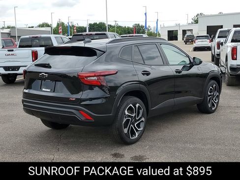 Certified 2024 Chevrolet Trax RS w/ Sunroof Package FWD image 3