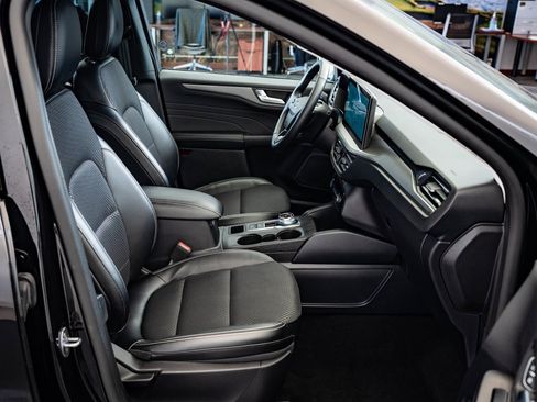 Used 2024 Ford Escape SE image 21