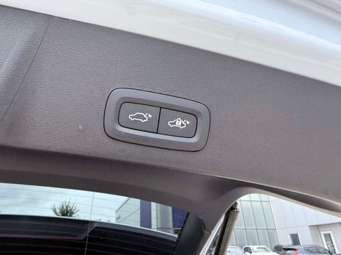 Certified 2026 Volvo XC40 B5 Plus AWD/4WD image 27