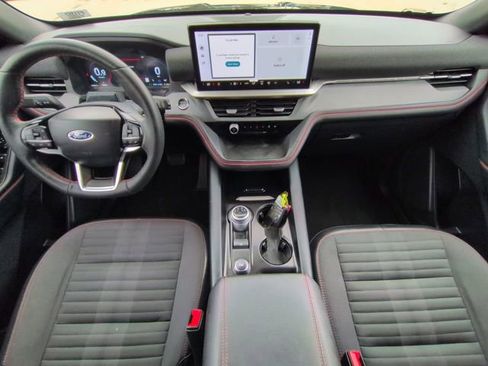 Certified 2025 Ford Explorer ST-Line image 18
